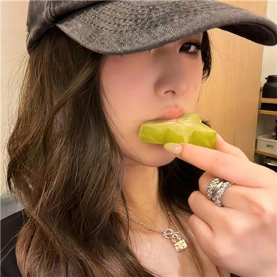 听见她说